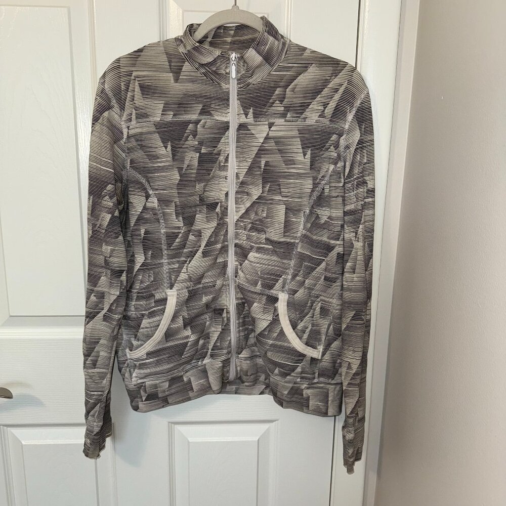 Reebok Women's Gray Patterned Zip-Up Jacket Size‎ Large